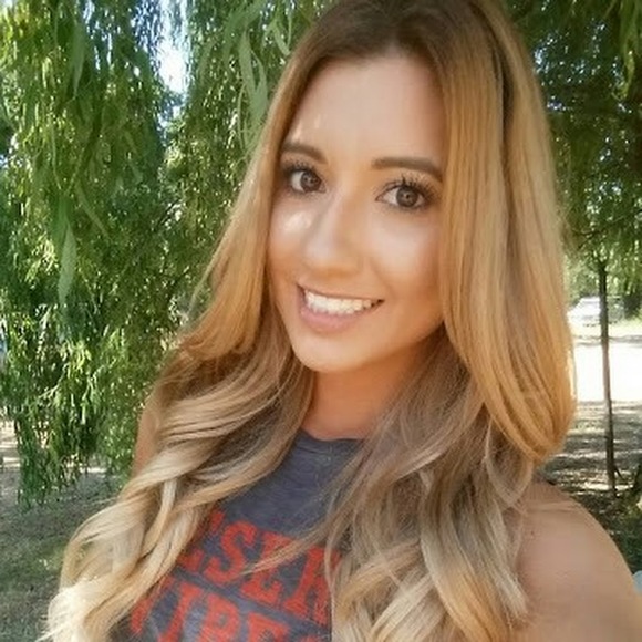 Meet your Posher, Alissa - Picture 1 of 1